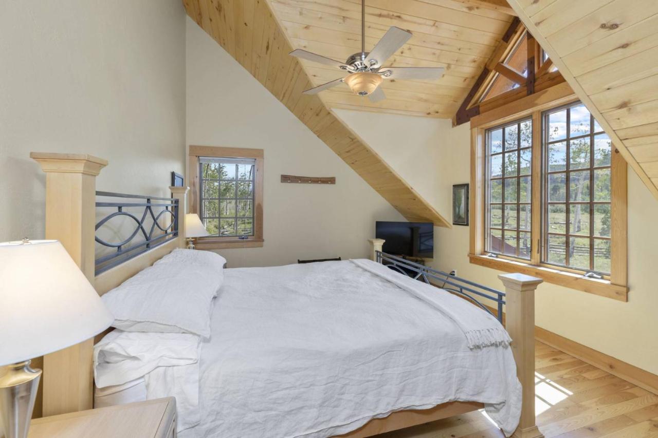 Вилла Hughes Ranch - Wilson Mesa, 70 Acres With Views Upon Views Placerville Экстерьер фото